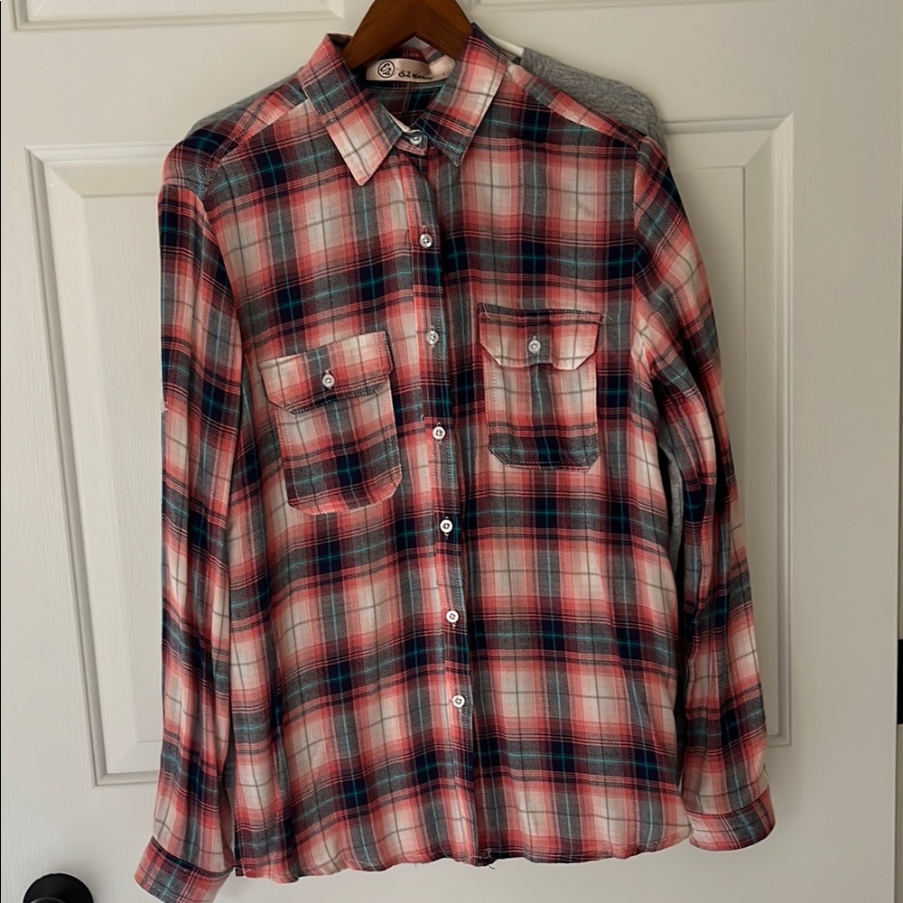 E2 Clothing Super Cute Relaxed Fit Plaid Button Down Shirt Long or Qtr. Sleeves